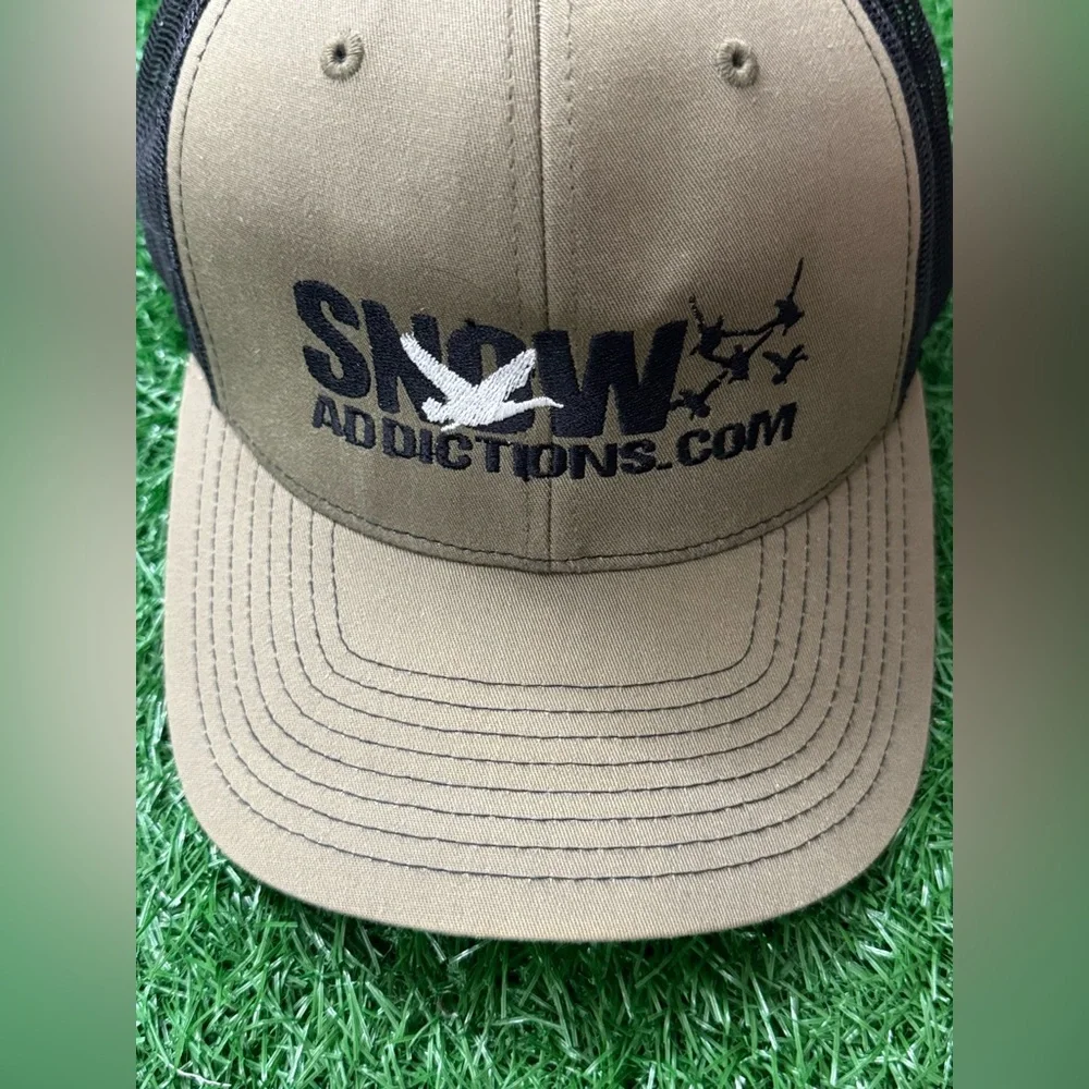 Tan Snow‎ Addictions Cap
